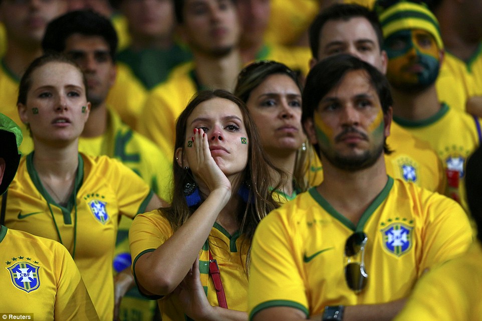 World Cup 2014: Hình ảnh đối lập sau trận bán kết Đức - Brazil