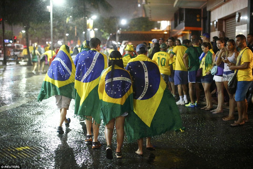 World Cup 2014: Hình ảnh đối lập sau trận bán kết Đức - Brazil
