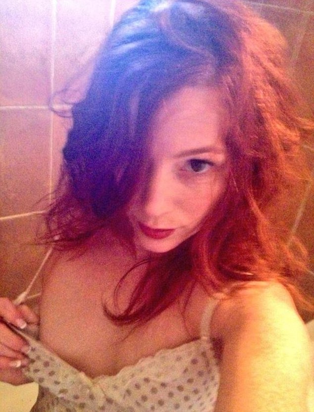 Vũ nữ kiếm 1 triệu USD mỗi năm nhờ…múa khiêu dâm trực tuyến