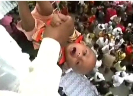 Những nghi thức truyền thống ghê rợn nhất hành tinh