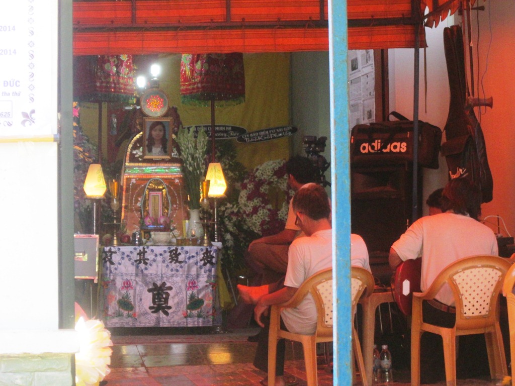 Đám tang nghẹn ngào của người phụ nữ bị cây đè chết