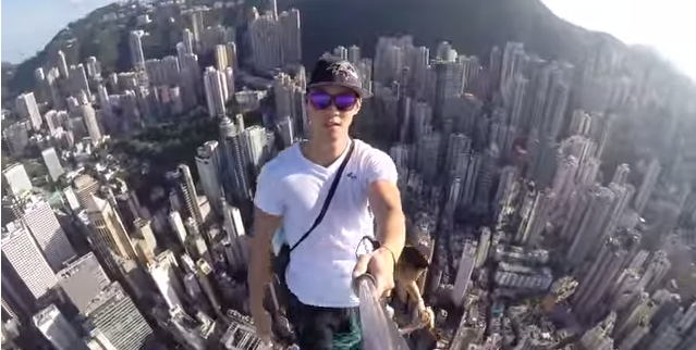 Trào lưu chụp ảnh “giỡn mặt tử thần” của giới trẻ Hong Kong