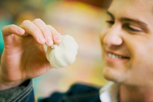 10 món ăn, đồ uống “tàn sát” tinh trùng