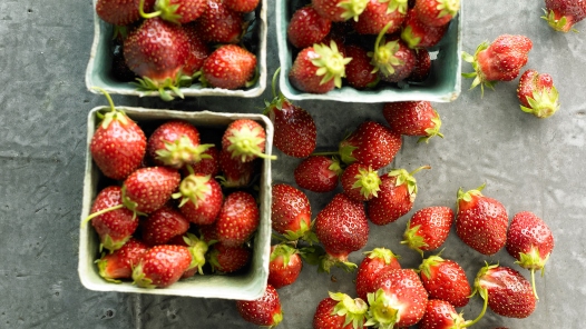 7 thực phẩm làm trắng răng tự nhiên