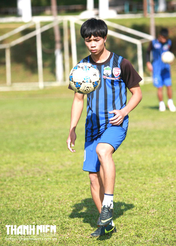 Công Phượng, Văn Toàn, Tuấn Anh thuở chân trần, hôm qua và hôm na