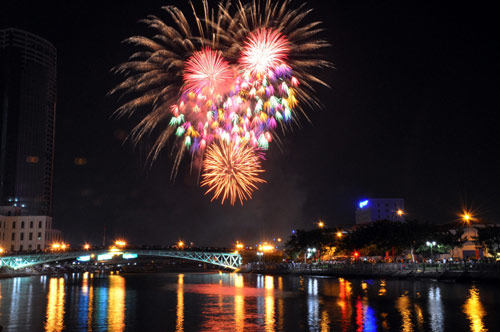 Những màn pháo hoa rực rỡ tại TP.HCM mừng ngày Quốc khánh