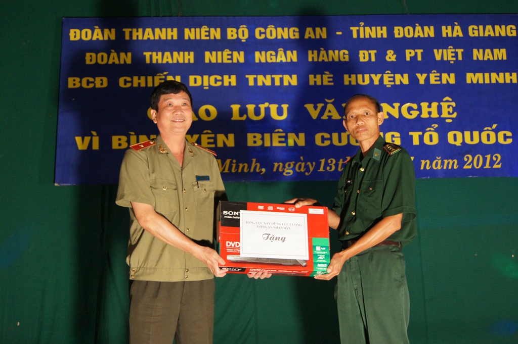 Những hình ảnh đáng nhớ về Trung tướng Nguyễn Xuân Tư