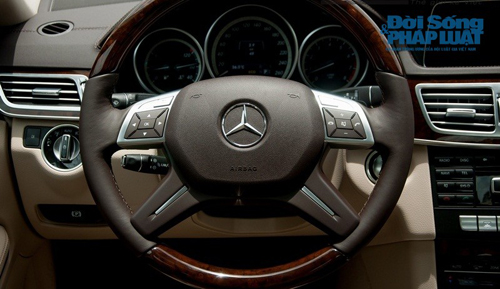 Mercedes E400 lịch lãm, sang trọng giá hấp dẫn