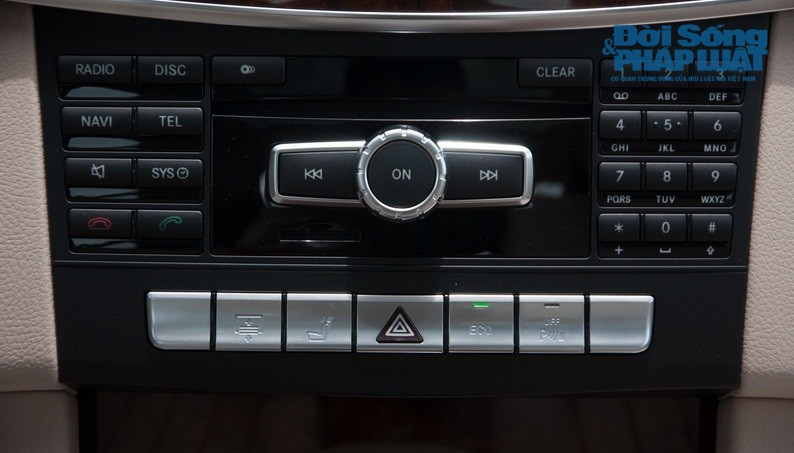 Mercedes E400 lịch lãm, sang trọng giá hấp dẫn