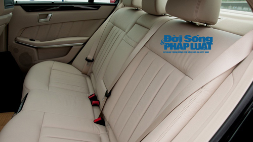 Mercedes E400 lịch lãm, sang trọng giá hấp dẫn