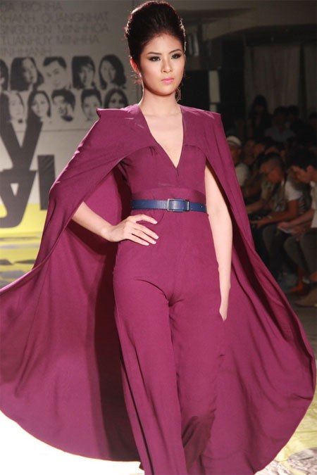 Những pha lộ nhũ hoa vùng kín hớ hênh của Sao-1