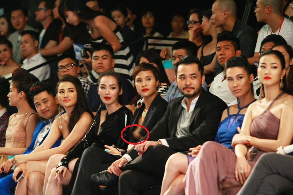 Những pha lộ nhũ hoa vùng kín hớ hênh của Sao