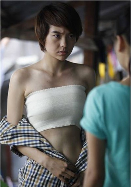 Những pha lột đồ nude táo bạo trên màn ảnh Việt-1