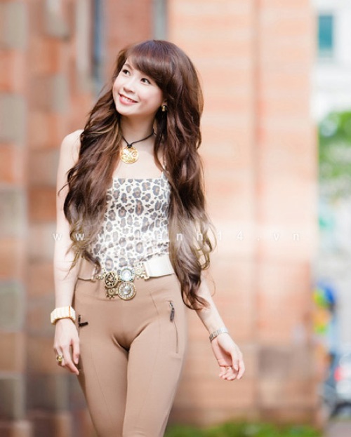 Những chiếc váy, quần mất nết khiến sao Việt Những chiếc váy, quần mất nết khiến sao Việt