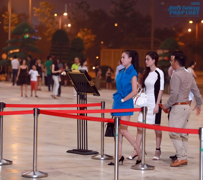 Bắt gặp Trà Ngọc Hằng cùng người yêu đại gia đi nghe nhạc