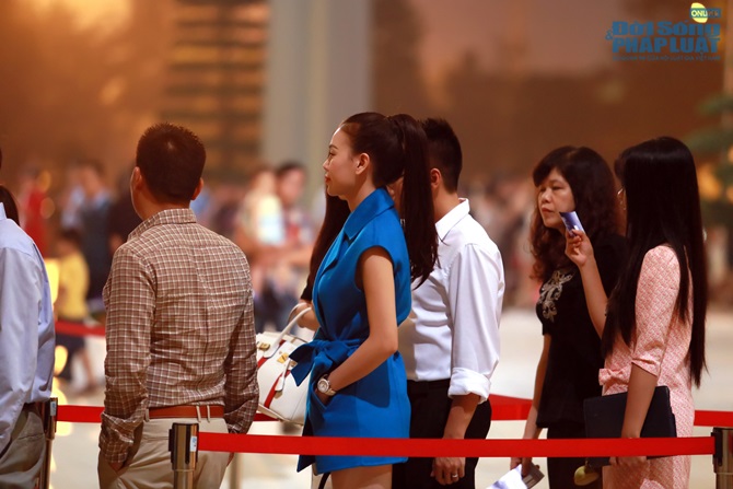 Bắt gặp Trà Ngọc Hằng cùng người yêu đại gia đi nghe nhạc