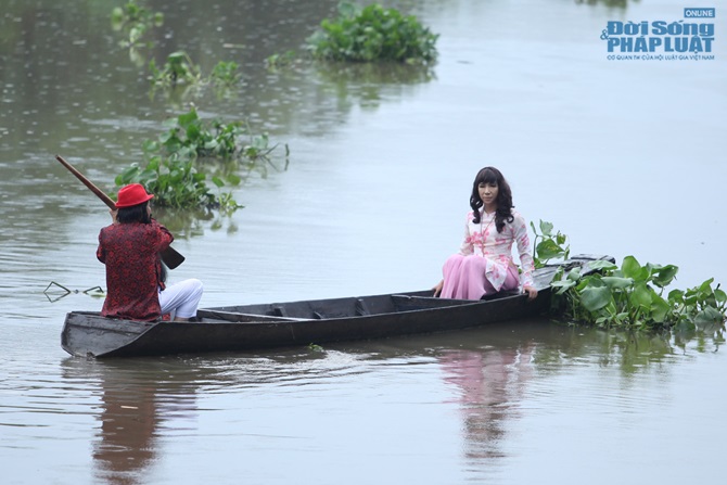 Sau khi lấy chồng, Long Nhật nghẹn ngào 