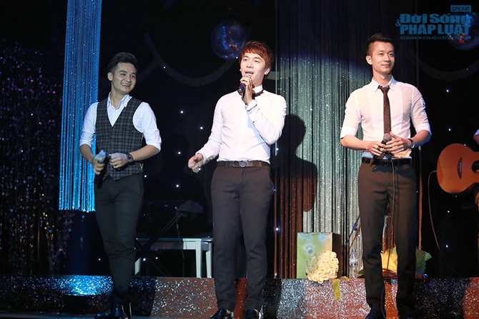 Lê Việt Anh đón sinh nhật tuổi 26 cùng 4 