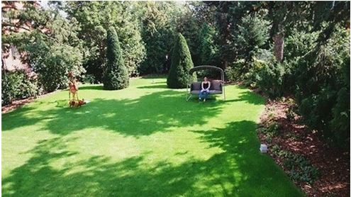 Cuộc sống vương giả của ca sĩ giàu nhất Showbiz