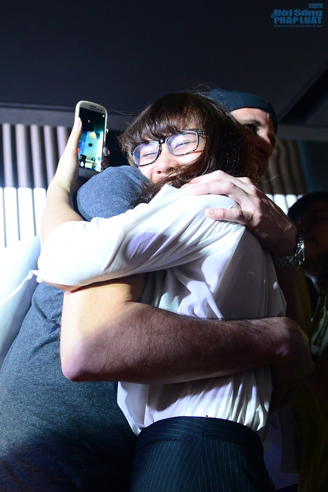  Shayne Ward và DJ Scott Kirby thân thiện với fans Hà Nội