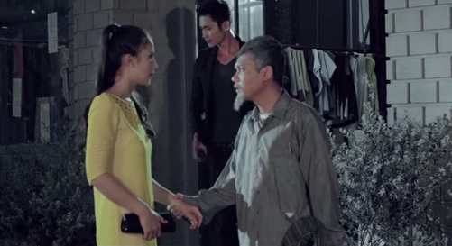 Khắc Việt bị thí sinh Hoa khôi áo dài phản bội Khắc Việt bị thí sinh Hoa khôi áo dài phản bội