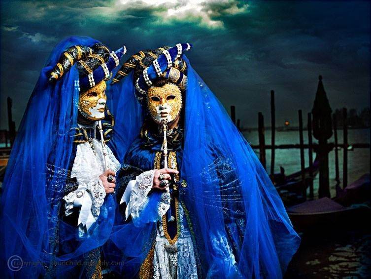 Halloween xem vũ công Thái Lan trình diễn Diva Carabet show