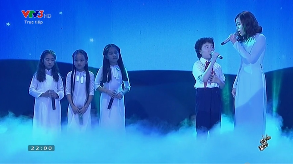 Trực tiếp Chung kết Giọng hát Việt nhí: Hoàng Anh hát với HLV