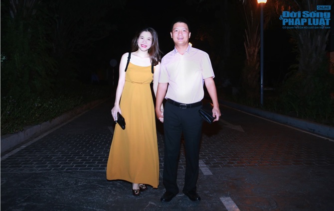 Mỹ Dung mang bầu lần 2, được chồng tháp tùng dự sự kiện