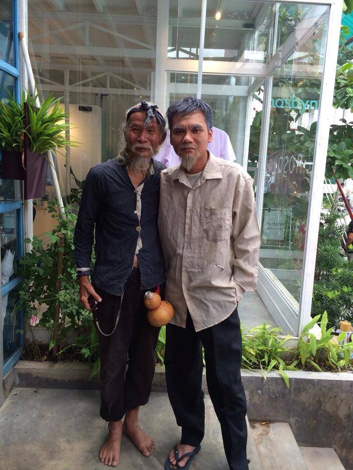 Khắc Việt hóa ông lão 