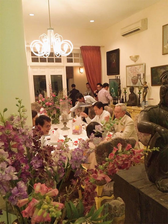 Gia tộc giàu khủng khiếp của NTK Lý Quý Khánh Gia tộc giàu khủng khiếp của NTK Lý Quý Khánh