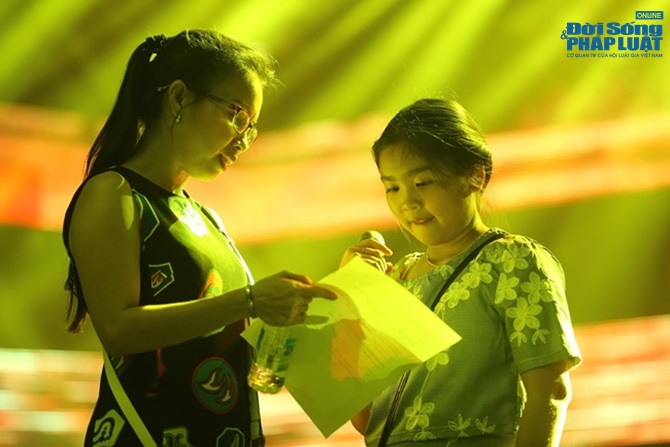 Hé lộ hình ảnh Đan Trường, Thiện Nhân tập luyện trước liveshow