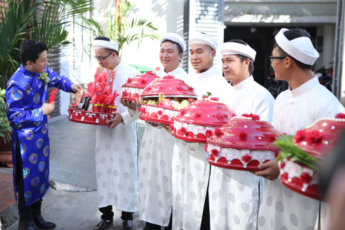 Lam Trường đón dâu bằng Rolls-Royce Phantom 30 tỷ đồng