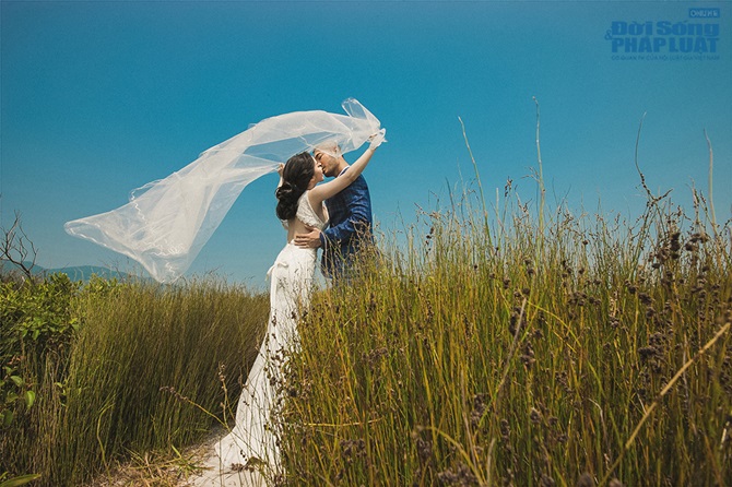 Doãn Tuấn - Quỳnh Nga tung ảnh cưới lãng mạn trên biển