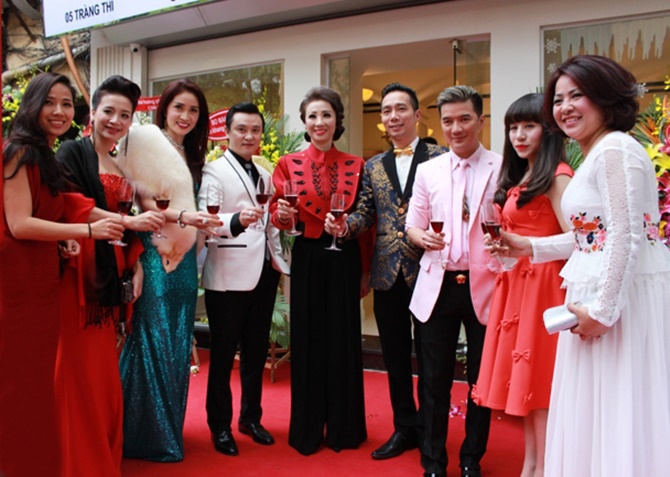 NTK Đỗ Trịnh Hoài Nam “đọ vàng” với ca sỹ Đàm Vĩnh Hưng