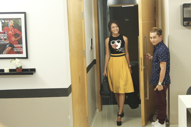 Mâu Thủy bất ngờ xuất hiện trong ngôi nhà chung VNTM 2014