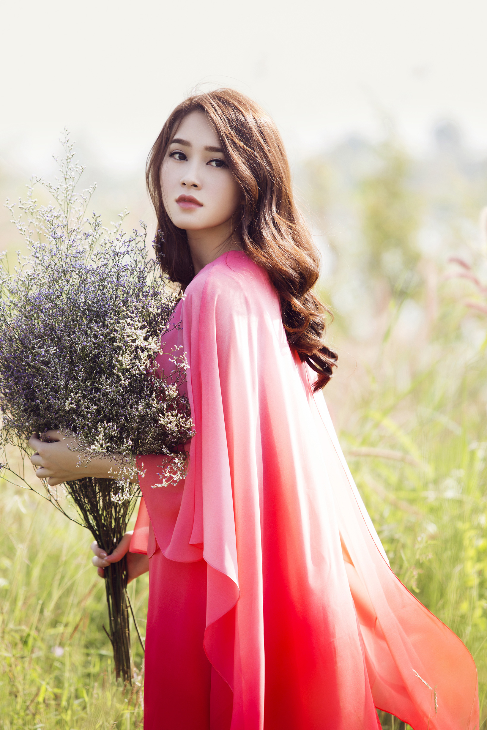 Hoa hậu Thu Thảo đẹp tinh khôi, thả hồn vào thiên nhiên thơ mộng Hoa hậu Thu Thảo đẹp tinh khôi, thả hồn vào thiên nhiên thơ mộng