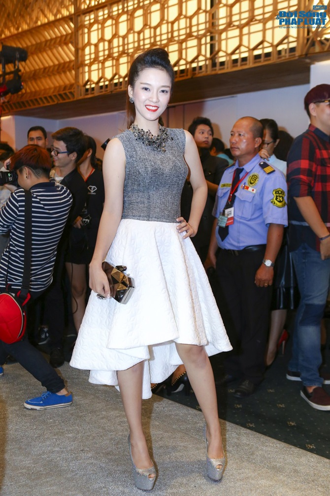 Trang Trần - Đông Nhi: Môi thâm, môi tím vẫn xinh đẹp cá tính