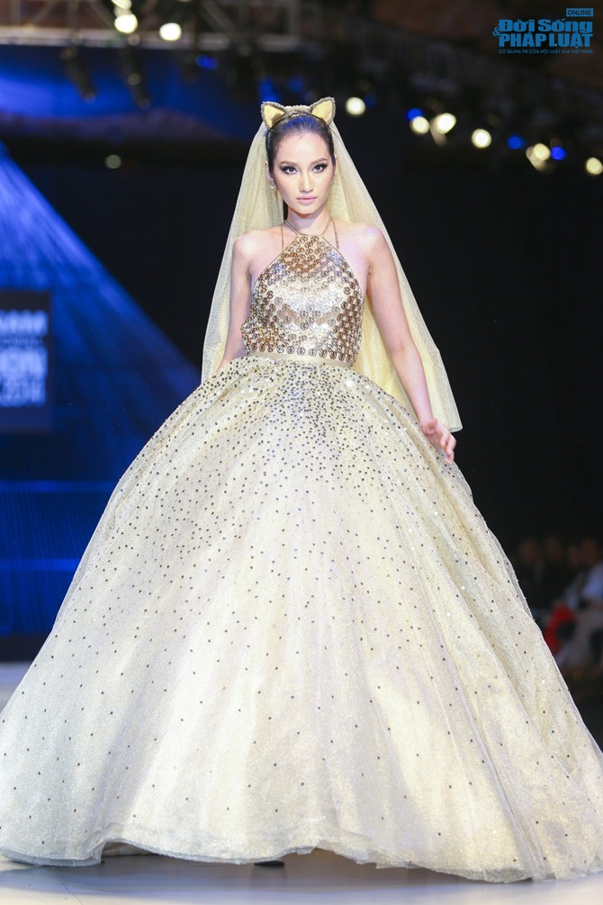 Trúc Diễm hóa miêu nữ xinh đẹp trên sàn catwalk Trúc Diễm hóa miêu nữ xinh đẹp trên sàn catwalk