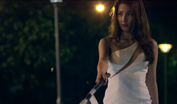 Hé lộ cảnh nóng chớp nhoáng của Diễm My 9x trong phim mới Hé lộ cảnh nóng chớp nhoáng của Diễm My 9x trong phim mới