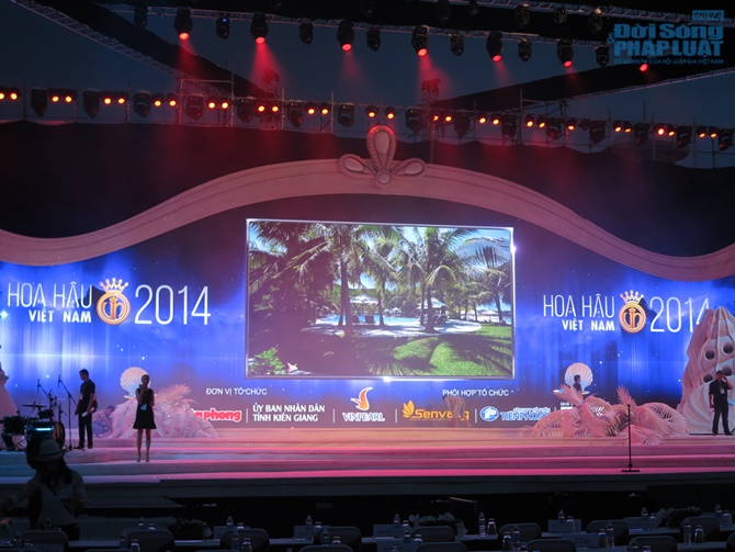 Hé lộ hình ảnh sân khấu CK Hoa hậu Việt Nam 2014 trước giờ G