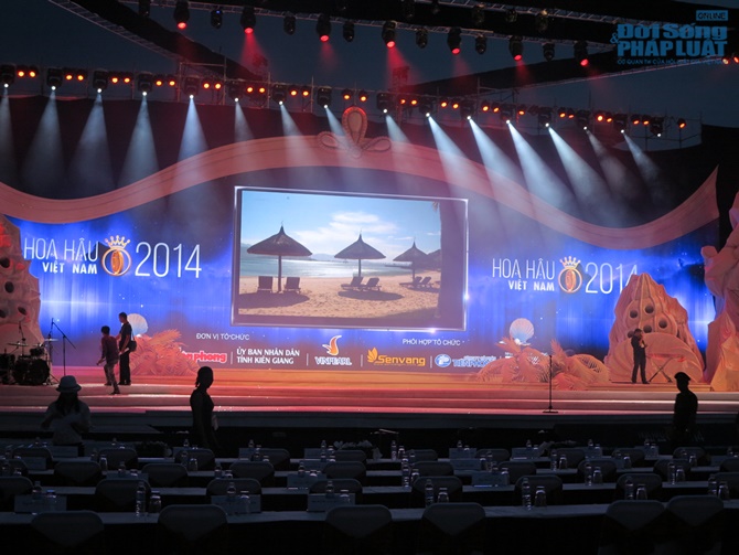 Hé lộ hình ảnh sân khấu CK Hoa hậu Việt Nam 2014 trước giờ G