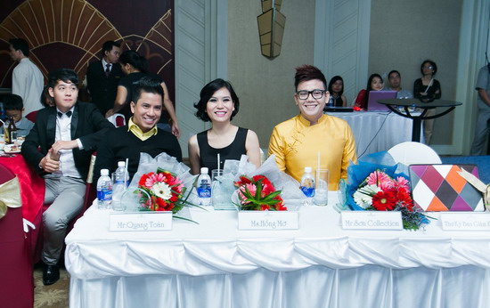  Hoa hậu Thu Hoài: 