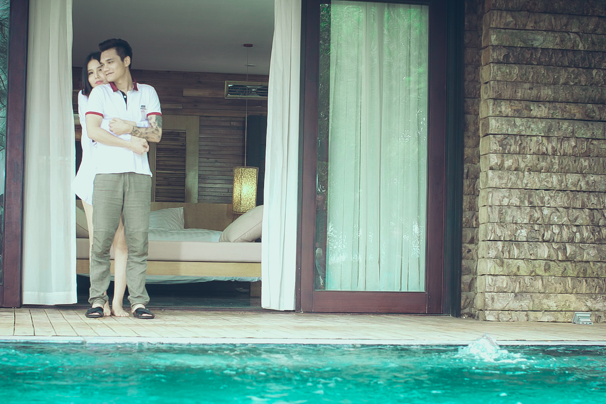 Khắc Việt bị hàng xóm cướp mất người yêu