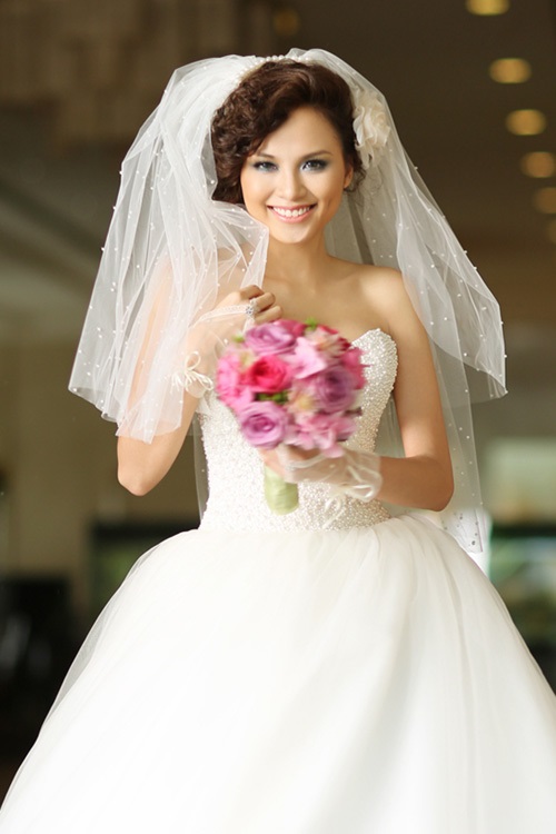 Hoa hậu Diễm Hương chưa kết hôn hay cô nàng đã lừa dối khán giả? Hoa hậu Diễm Hương chưa kết hôn hay cô nàng đã lừa dối khán giả?