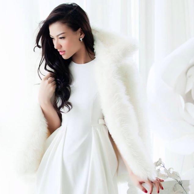 Cao Thùy Linh: Chụp hình khoe thân làm kỷ niệm cho năm tuổi