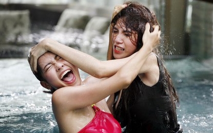 Ma trận trò bẩn trong showbiz Việt: Dắt tay giang hồ vào hại nhau Ma trận trò bẩn trong showbiz Việt: Dắt tay giang hồ vào hại nhau