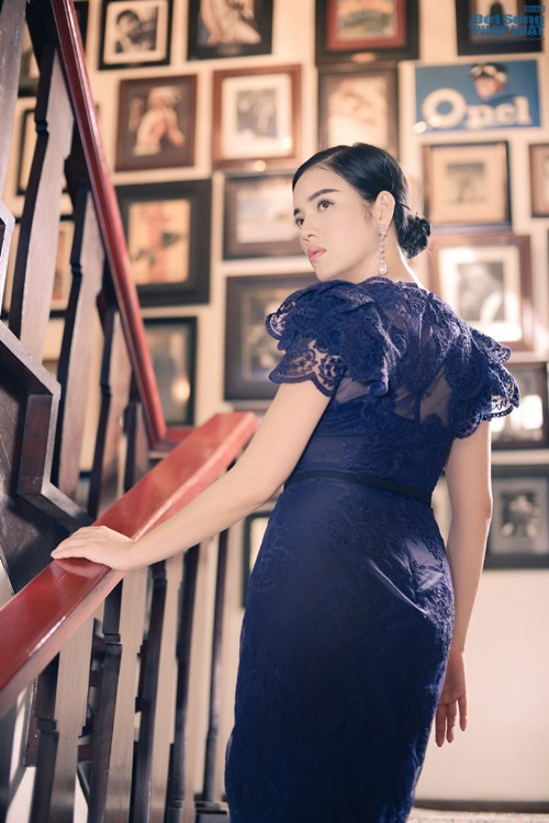 Lý Nhã Kỳ đẹp ưu tư, yêu kiều ở Indonesia