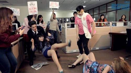 Trương Phương đánh Andrea tới tấp vì ghen tuông Trương Phương đánh Andrea tới tấp vì ghen tuông