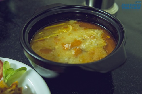 Vào bếp cùng Sao: Á hậu Trà Giang trổ tài bếp núc cực... đỉnh