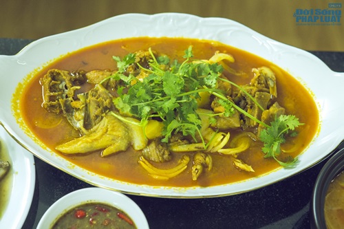 Vào bếp cùng Sao: Á hậu Trà Giang trổ tài bếp núc cực... đỉnh